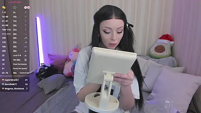 Snapshot of youreyesrgasm chatting on January 12, 11:17 am youreyesrgasm online show from January 12, 11:17 am