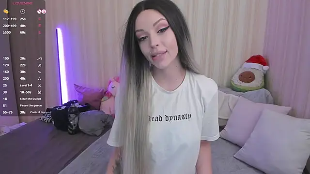 Snapshot of youreyesrgasm chatting on January 18, 8:31 am youreyesrgasm online show from January 18, 8:31 am