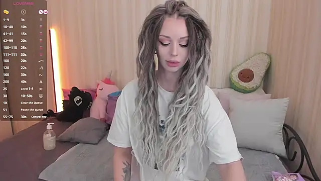 Snapshot of youreyesrgasm chatting on February 17, 8:30 am youreyesrgasm online show from February 17, 8:30 am