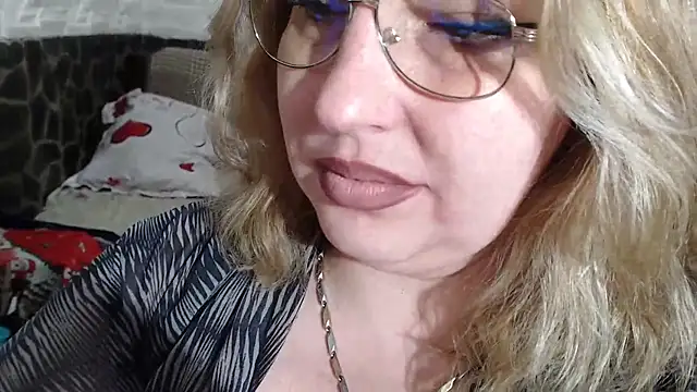 piticaforever online show from April 22, 3:46 pm
