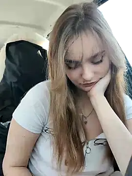 Snapshot of Night_dreams chatting on February 20, 7:01 am Night dreams online show from February 20, 7:01 am