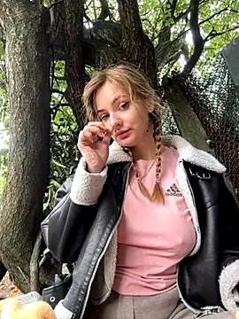 Snapshot of Night_dreams chatting on September 25, 8:51 am Night dreams online show from September 25, 8:51 am