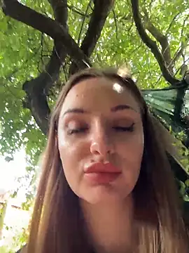 Snapshot of Night_dreams chatting on June 29, 9:37 am Night dreams online show from June 29, 9:37 am