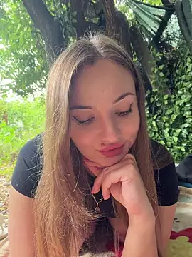 Snapshot of Night_dreams chatting on July 22, 8:06 am Night dreams online show from July 22, 8:06 am