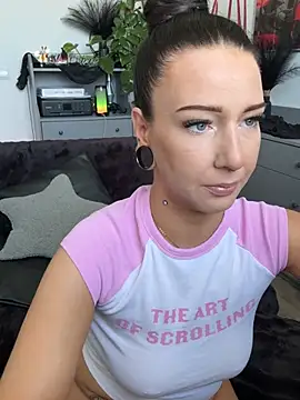 Trixie-Tainted online show from June 22, 12:35 pm