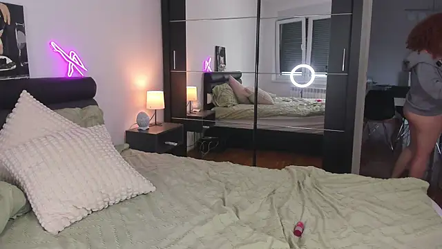 Snapshot of YammyPie chatting on January 22, 7:25 am YammyPie online show from January 22, 7:25 am