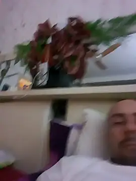 Snapshot of spidrman8 chatting on March 8, 7:01 am spidrman8 online show from March 8, 7:01 am