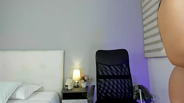 NataliaBuiles online show from February 24, 8:47 pm