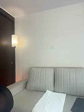 NataliaBuiles online show from July 30, 4:50 pm