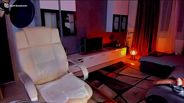 Snapshot of Miss_kay1111 chatting on December 19, 4:02 pm Miss kay1111 online show from December 19, 4:02 pm