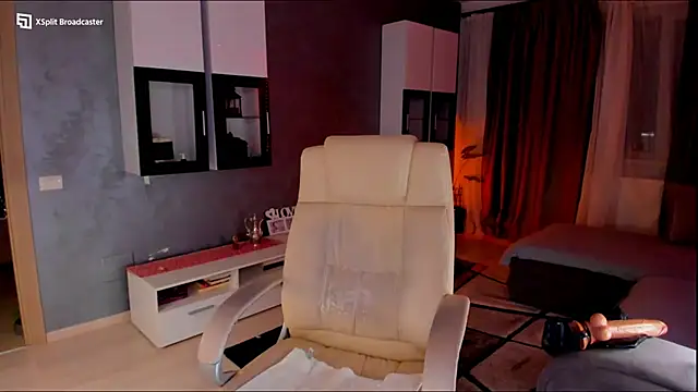 Snapshot of Miss_kay1111 chatting on February 13, 4:17 pm Miss kay1111 online show from February 13, 4:17 pm