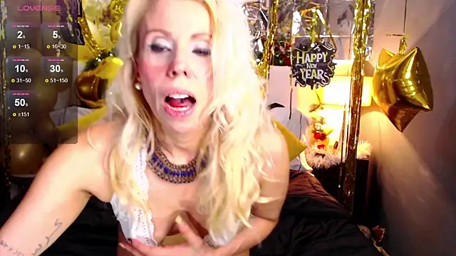 Snapshot of Luci_evans chatting on January 8, 2:35 am Luci evans online show from January 8, 2:35 am