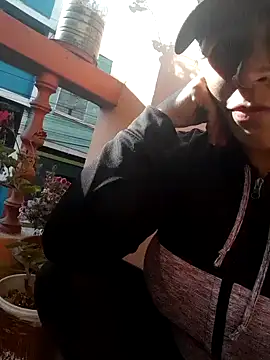 Snapshot of latinfemale chatting on January 23, 9:29 pm latinfemale online show from January 23, 9:29 pm