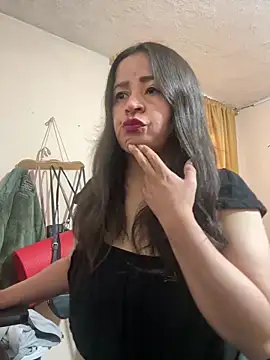 Snapshot of latinfemale chatting on October 14, 8:20 pm latinfemale online show from October 14, 8:20 pm