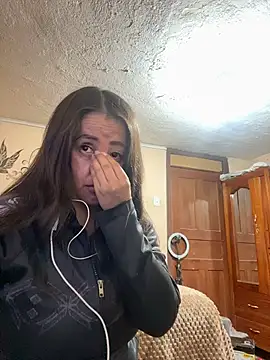 Snapshot of latinfemale chatting on October 22, 11:26 pm latinfemale online show from October 22, 11:26 pm