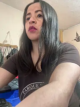 Snapshot of latinfemale chatting on October 27, 10:14 pm latinfemale online show from October 27, 10:14 pm