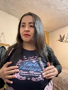 Snapshot of latinfemale chatting on June 23, 8:40 pm latinfemale online show from June 23, 8:40 pm