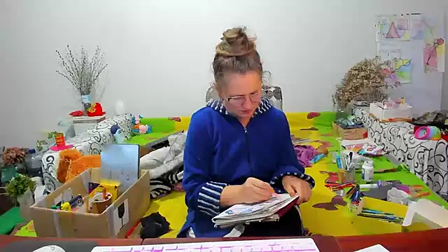 Snapshot of IamYourNarcotic chatting on December 12, 2:33 pm IamYourNarcotic online show from December 12, 2:33 pm