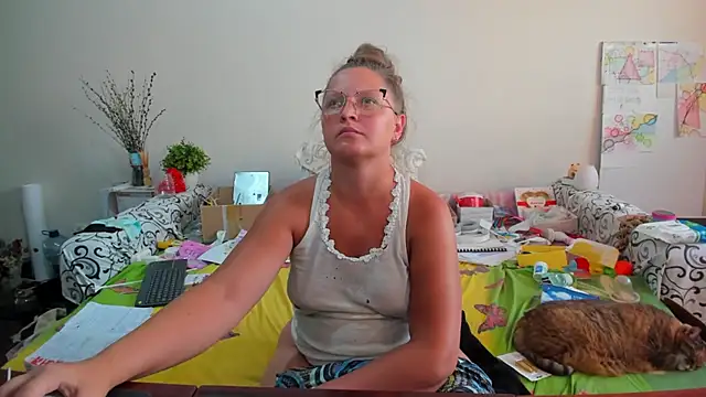 Snapshot of IamYourNarcotic chatting on September 8, 3:22 pm IamYourNarcotic online show from September 8, 3:22 pm