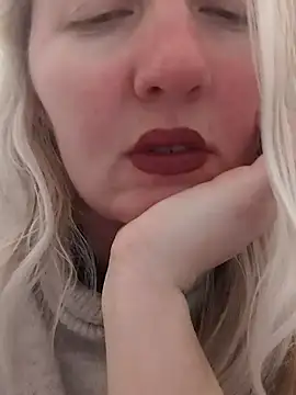 Snapshot of Mllesha74000 chatting on February 11, 3:51 pm Mllesha74000 online show from February 11, 3:51 pm