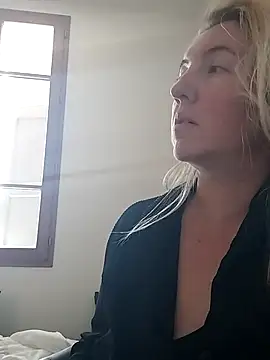 Mllesha74000 online show from April 22, 11:34 am