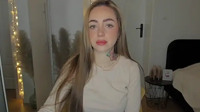 sexyCoralie online show from January 19, 7:45 am