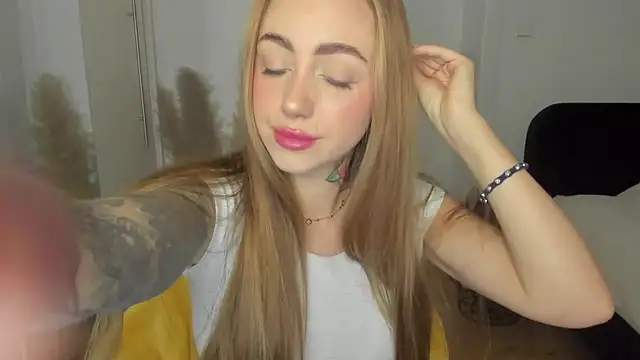 sexyCoralie online show from March 17, 7:44 am