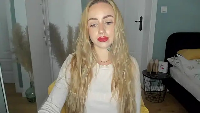 sexyCoralie online show from May 31, 1:40 pm