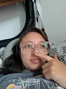 Snapshot of linda-schmidt chatting on January 4, 7:55 pm linda-schmidt online show from January 4, 7:55 pm