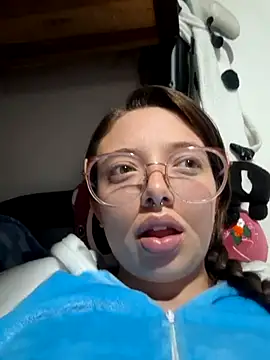 Snapshot of linda-schmidt chatting on October 26, 3:45 am linda-schmidt online show from October 26, 3:45 am