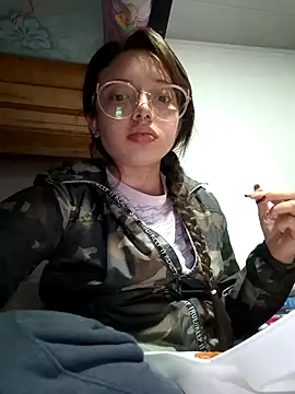 Snapshot of linda-schmidt chatting on November 12, 2:01 am linda-schmidt online show from November 12, 2:01 am