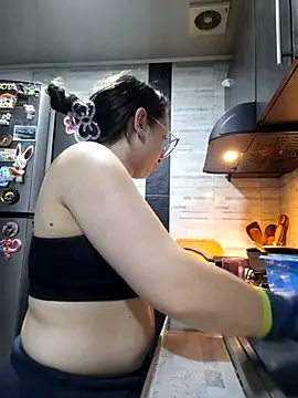 Snapshot of linda-schmidt chatting on November 12, 8:19 pm linda-schmidt online show from November 12, 8:19 pm