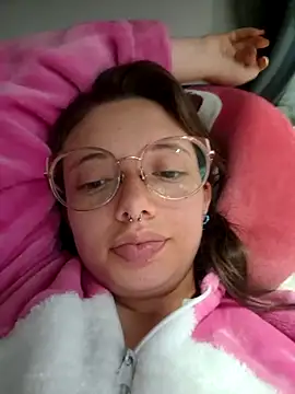 Snapshot of linda-schmidt chatting on November 23, 8:08 pm linda-schmidt online show from November 23, 8:08 pm