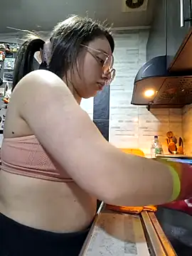 Snapshot of linda-schmidt chatting on November 26, 7:48 pm linda-schmidt online show from November 26, 7:48 pm