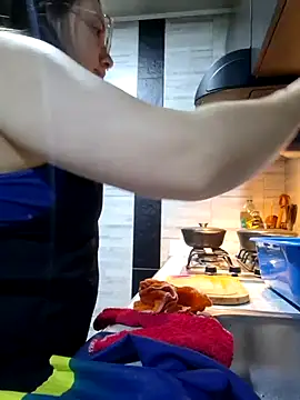 linda-schmidt online show from January 10, 6:42 pm