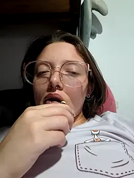 linda-schmidt online show from June 11, 3:26 am