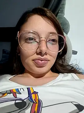 linda-schmidt online show from June 17, 3:53 am