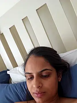 Snapshot of DirtySnowball69 chatting on February 28, 8:20 am DirtySnowball69 online show from February 28, 8:20 am