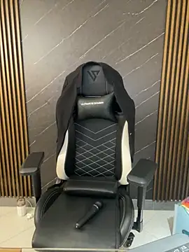 Snapshot of KellyBrooklyn_ chatting on October 28, 3:14 pm KellyBrooklyn online show from October 28, 3:14 pm