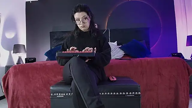  Jade 16 online show from May 1, 12:32 pm