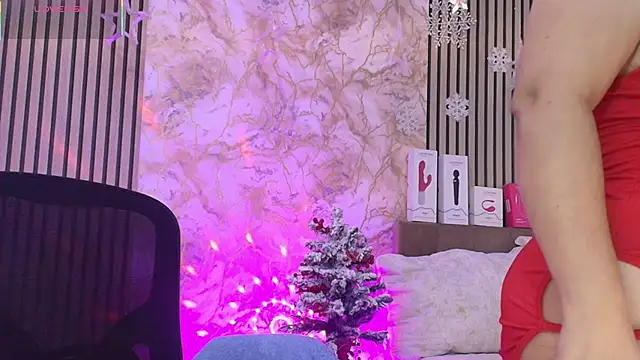 Snapshot of JuliRamirez chatting on December 15, 11:25 am JuliRamirez online show from December 15, 11:25 am