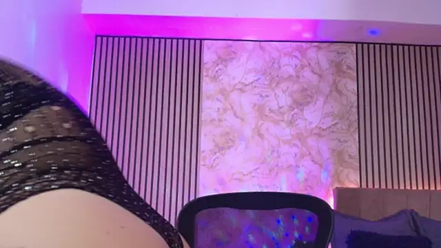 JuliRamirez online show from June 15, 12:18 pm