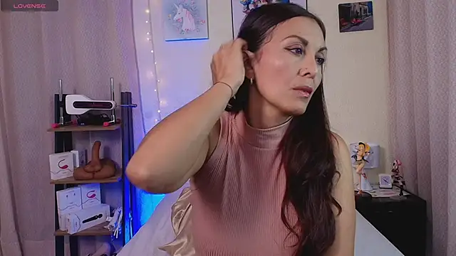 Snapshot of Swetisabella01 chatting on February 2, 3:21 am Swetisabella01 online show from February 2, 3:21 am