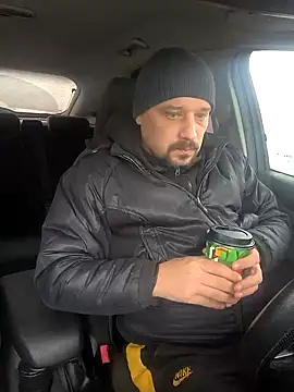 Snapshot of DanielOhCool chatting on December 12, 11:40 am DanielOhCool online show from December 12, 11:40 am