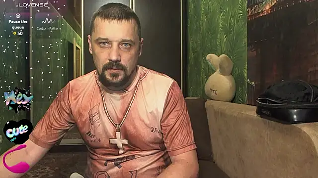 Snapshot of DanielOhCool chatting on December 23, 5:22 pm DanielOhCool online show from December 23, 5:22 pm