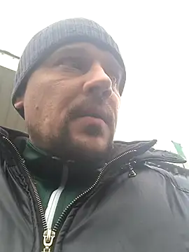 Snapshot of DanielOhCool chatting on January 28, 12:22 pm DanielOhCool online show from January 28, 12:22 pm