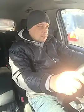 Snapshot of DanielOhCool chatting on February 18, 9:32 am DanielOhCool online show from February 18, 9:32 am