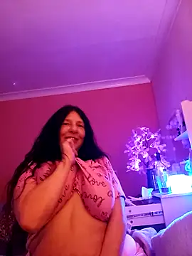 Snapshot of Leanne43 chatting on April 2, 11:46 pm Leanne43 online show from April 2, 11:46 pm