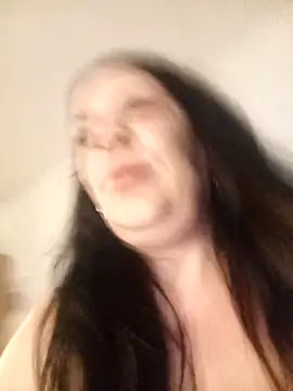 Snapshot of Leanne43 chatting on April 18, 9:15 pm Leanne43 online show from April 18, 9:15 pm
