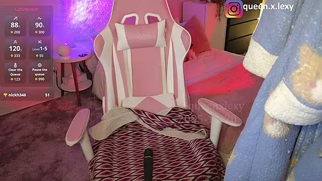 Snapshot of queenxlexy chatting on November 20, 4:51 pm queenxlexy online show from November 20, 4:51 pm